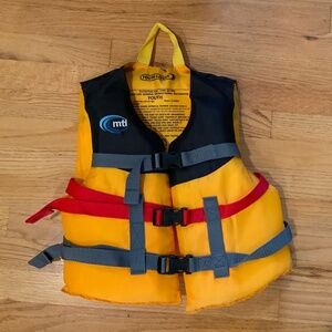 MTI Youth Flotation Life Vest 50-90 lbs Excellent Condition